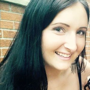 Meet your Posher, Dana