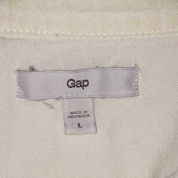 GAP Classic White Button Down Shirt - Picture 2 of 3