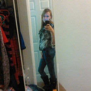 Meet your Posher, Elizabeth