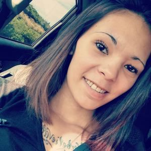 Meet your Posher, Crystal