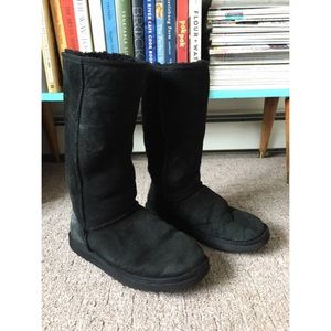 Ugg Classic Tall Boots in Black