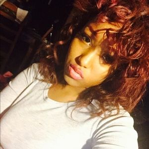 Meet your Posher, Valeria