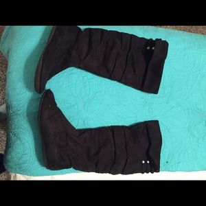 (PRICE LOWERED)Black boots 8.5