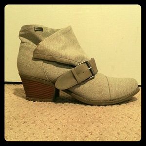 Never worn!Oneill tan canvas booties