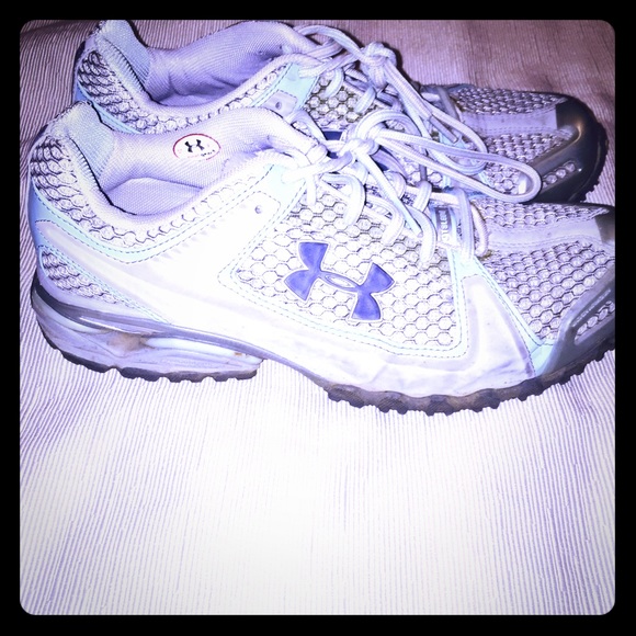 Under Armor shoes - Picture 1 of 2