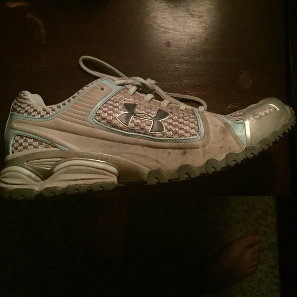 Under Armor shoes - Picture 2 of 2