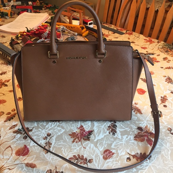 👝MICHAEL KORS LARGE SELMA👝