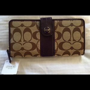NWT Coach wallet signature canvas