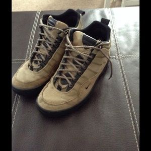 Ladies Nike Boots size 8