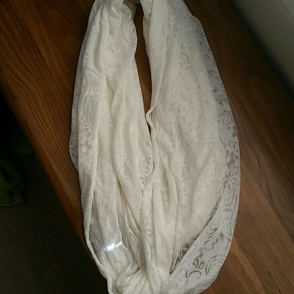 Really pretty white/cream infinity scarf