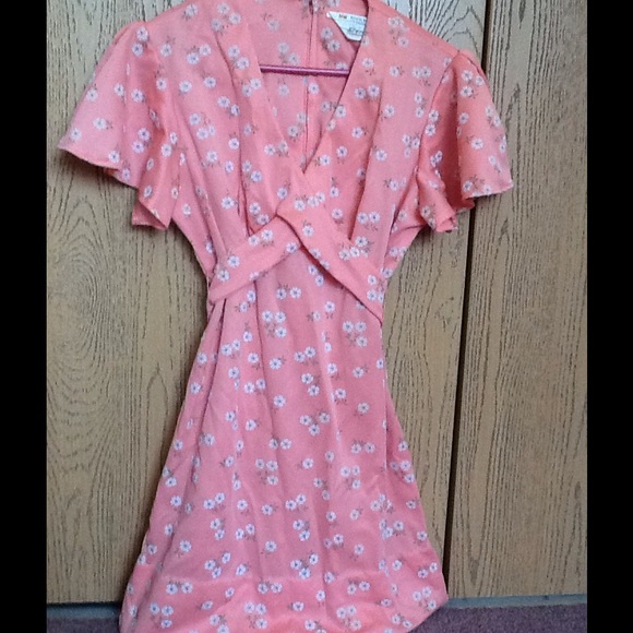 Short vintage dress from the 70s
