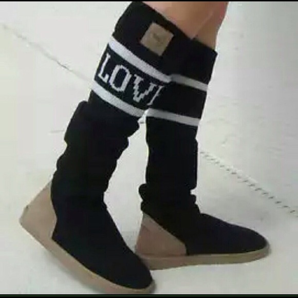 Victoria secret mukluk pink SOLD