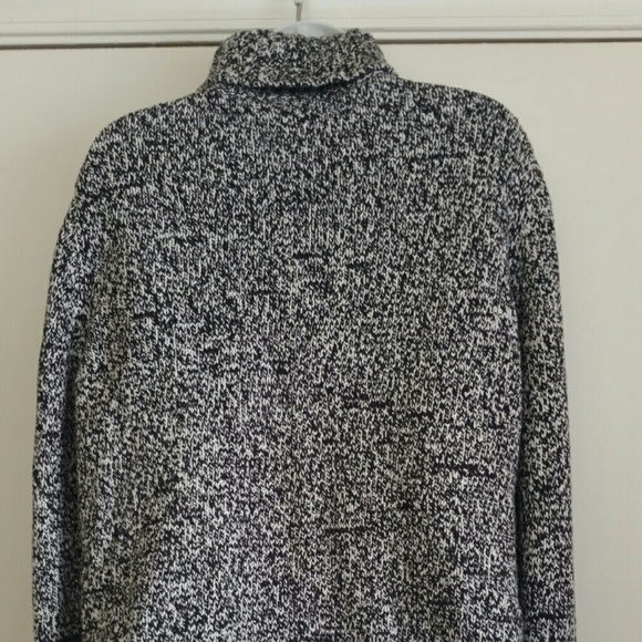 Thick Turtleneck - Picture 2 of 3