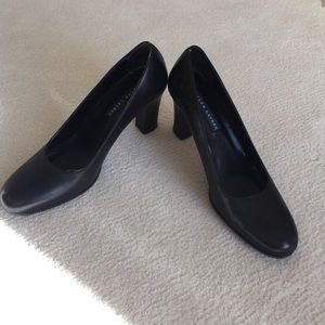 Ralph Lauren blk leather pumps