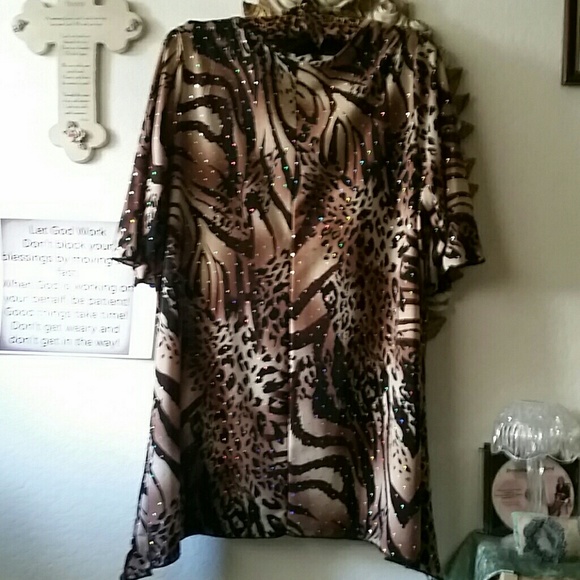 Beautiful blouse - Picture 2 of 3