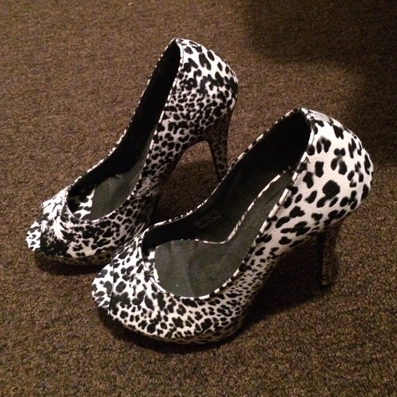 High heel shoes