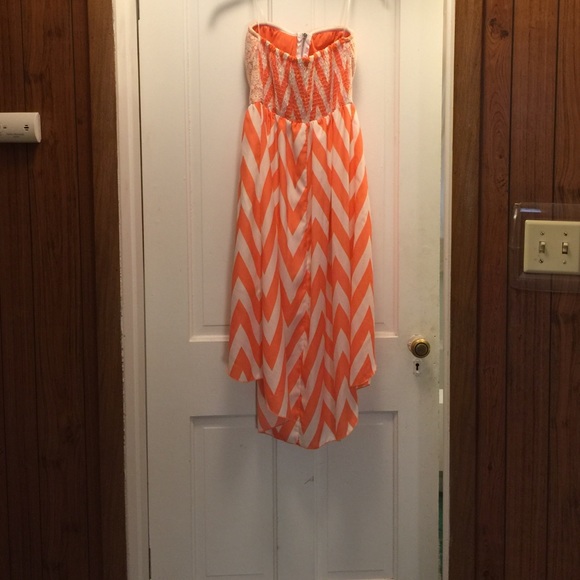 Strapless high-low chevron dress - Picture 2 of 2