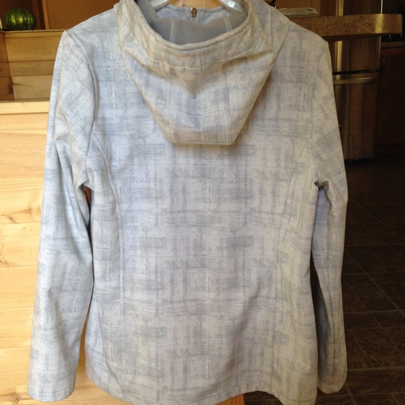 Xersion Performance light Jacket! - Picture 3 of 4