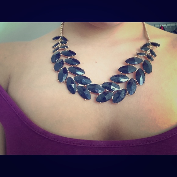 Statement necklace sale !
