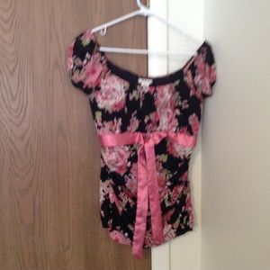 Woman's stylish Top from Dress Barn