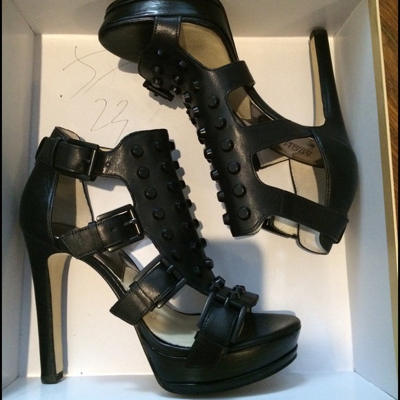 *SOLD* NEW Michael Kors Bryn studded heels 7.5 - Picture 3 of 4