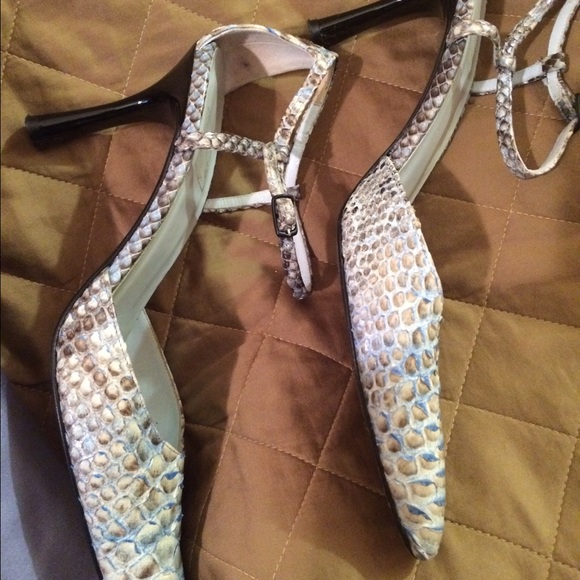 REED EVINS Snakeskin Heels - Picture 2 of 4