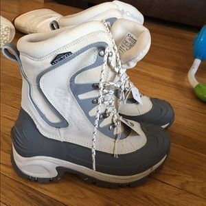 New Columbia snow boots