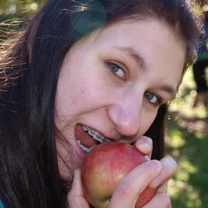 Meet your Posher, Kaylie