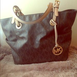 Michael Kors Jet Set Tote
