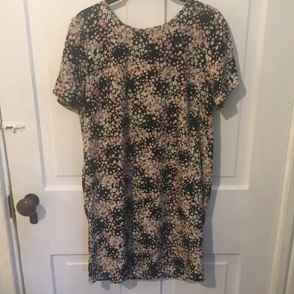 🌸Short-sleeve Floral Print Shift Dress