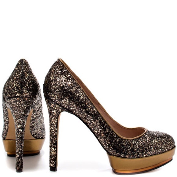 Vince Camuto Pump.