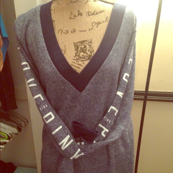 VS V-Neck Sweater