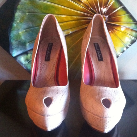 π₯DONATING 10/21 MAKE AN OFFER - Picture 2 of 4