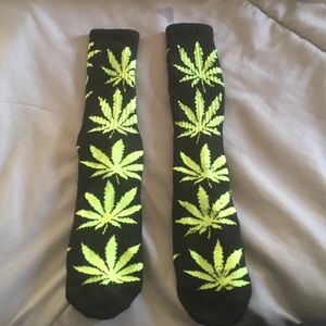 💚HUF Socks Black and Lime Green Leaf💚