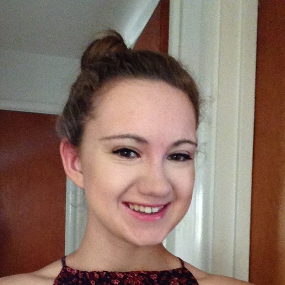 Meet your Posher, Emily - Picture 1 of 1