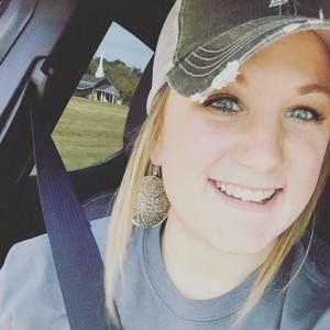 Meet your Posher, Courtney