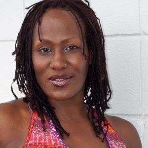 Meet your Posher, Denise