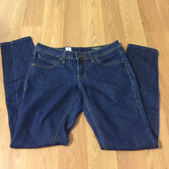 Brand new/never worn Volcom skinny jeans
