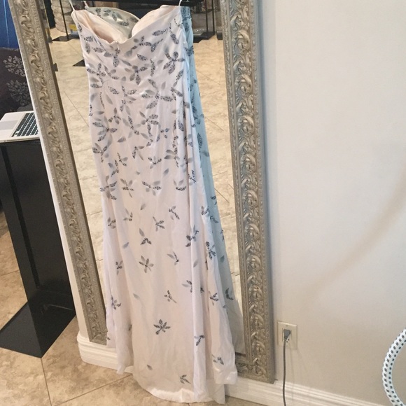 Custom evening gown - Picture 2 of 4