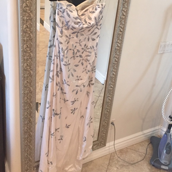 Custom evening gown - Picture 3 of 4