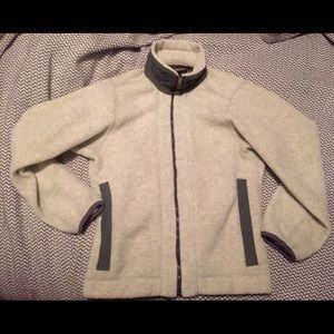 Cream and Grey Patagonia Synchilla