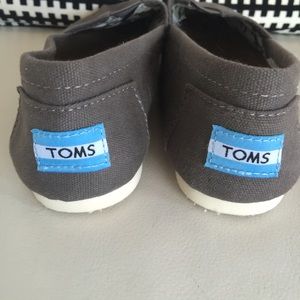 TOMS Grey Like Knew