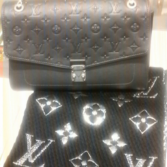 🎉🌷MEET YOUR POSHER🌷🎉 LaRae💕 - Picture 2 of 2