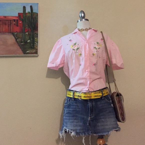 Cute and stylish vintage top