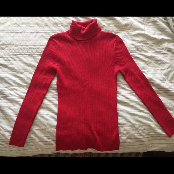 Classic Red Turtle Neck - Picture 2 of 4