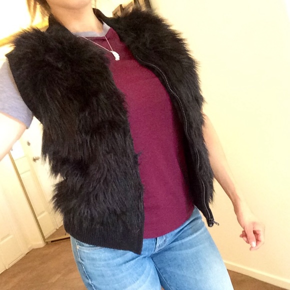 🚫SOLD🚫Black fur vest