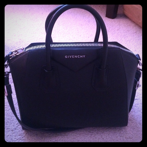 Givenchy Handbags - Authentic Givenchy ANTIGONA black small