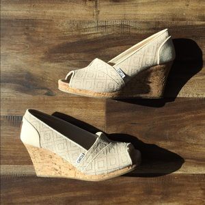 TOMS Wedges size 7.5