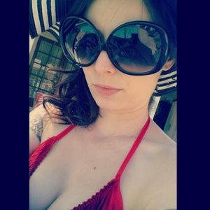 Meet your Posher, Ciera