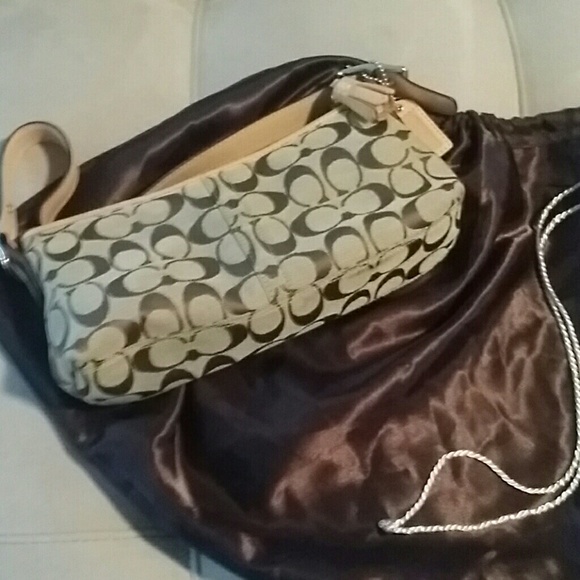 LAST DAY SALE.....NWOT Authentic coach purse - Picture 2 of 4